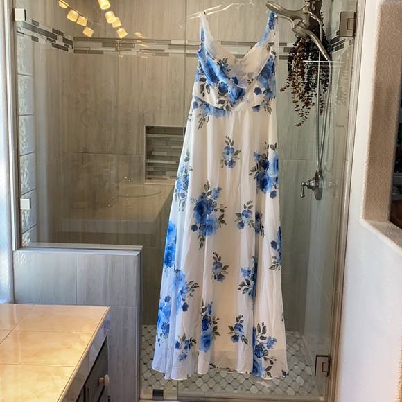 JJs House Dresses & Skirts - Floral Maxi Dress by JJ’s House EUC sz 12